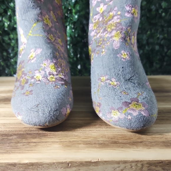 Zigi Soho Floral Embroidered Ankle Boots - Gray and Pink - Picture 3 of 11